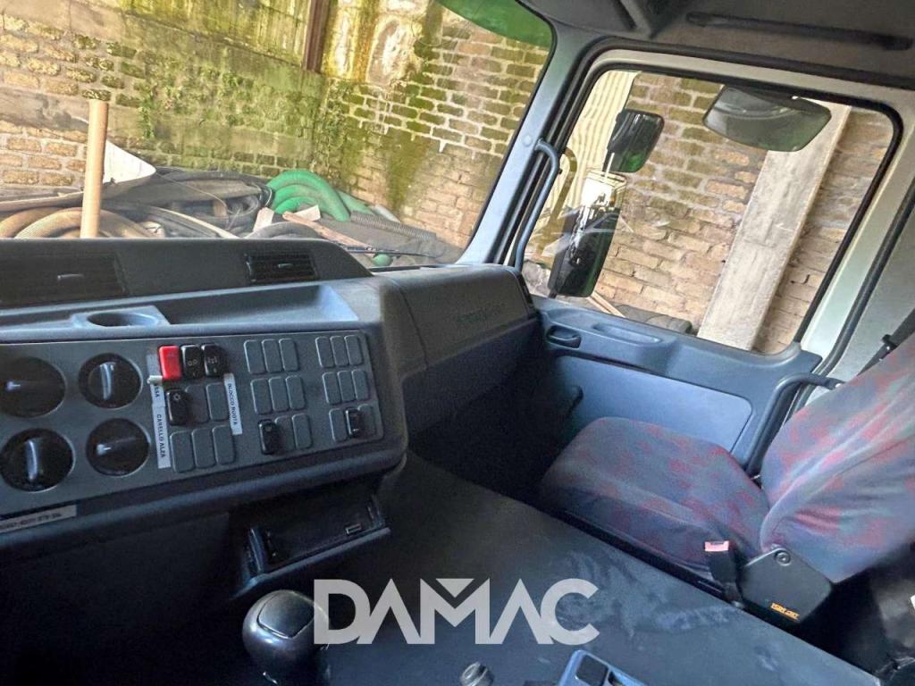 Mercedes-Benz ACTROS 1831 Photo 19