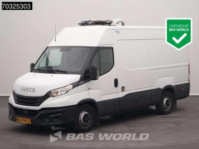Iveco Daily 35S16 Roof Damage!  Automaat Koelwagen Thermo King V-300 MAX Airco Camera 3,5t Trekgewicht 16 en vente par BAS World B.V.