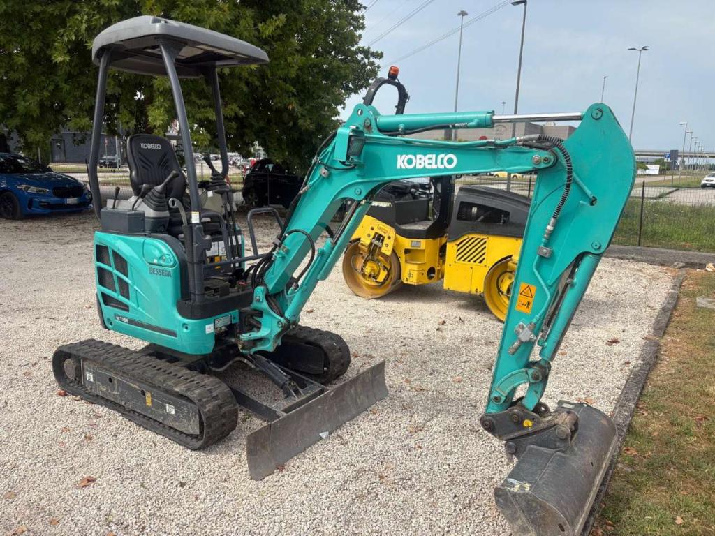 Kobelco SK17SR-3 Photo 2