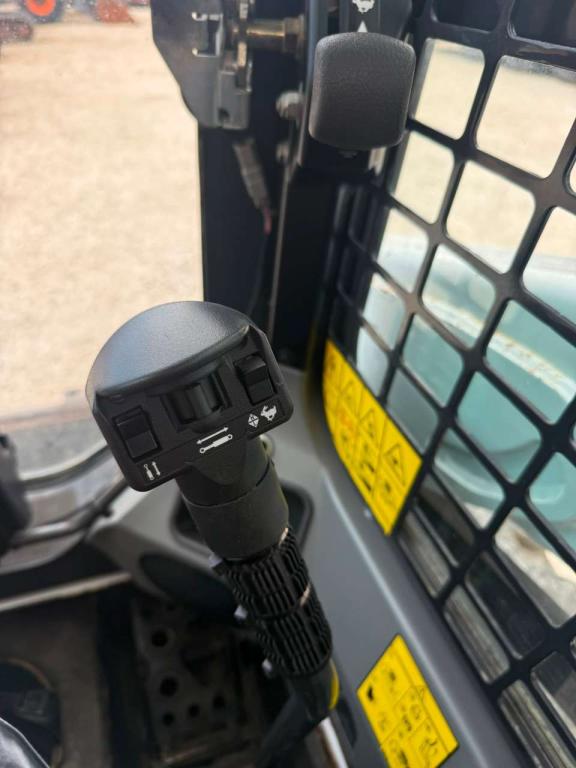 Bobcat S530 Photo 10