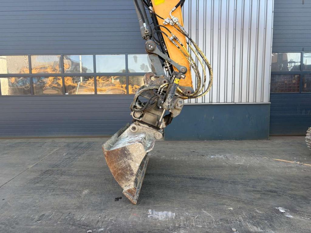 Liebherr R922LC Photo 10