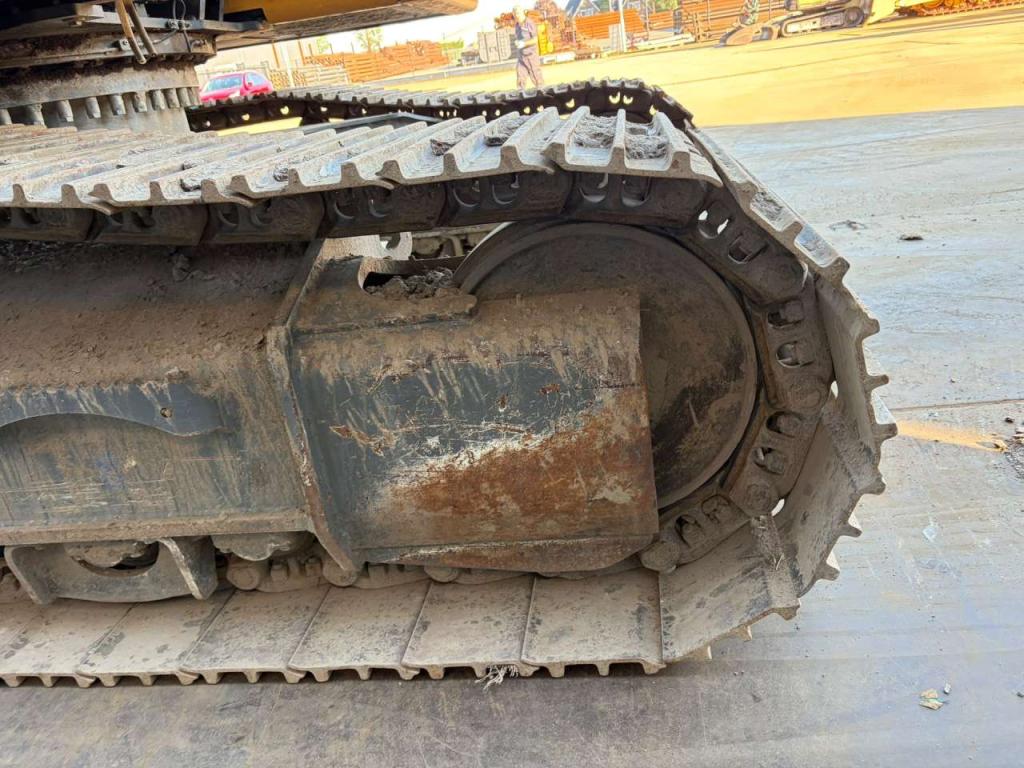 Liebherr R922LC Photo 16