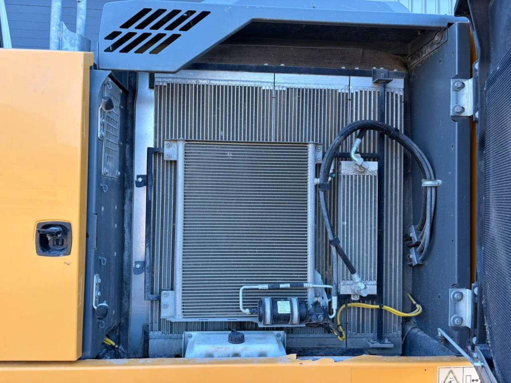Liebherr R922LC Photo 30