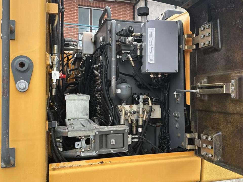 Liebherr R317 Litronic Photo 9