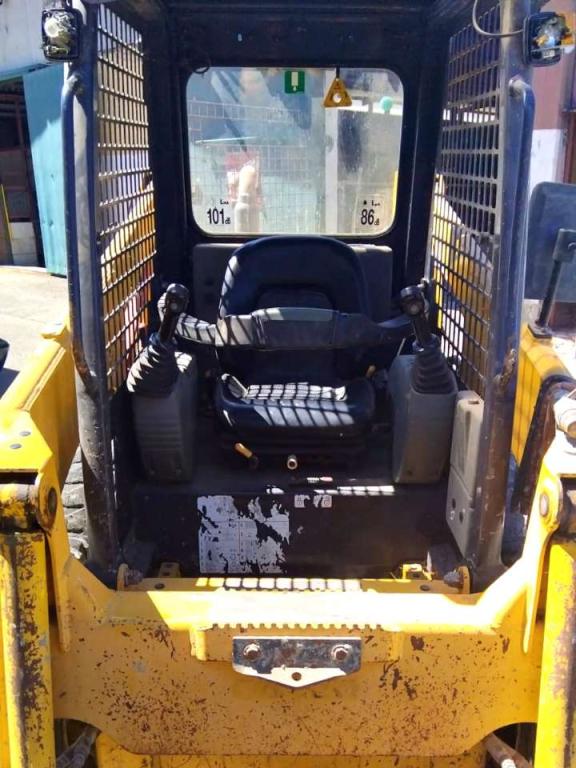 Komatsu SK714-5 Photo 3