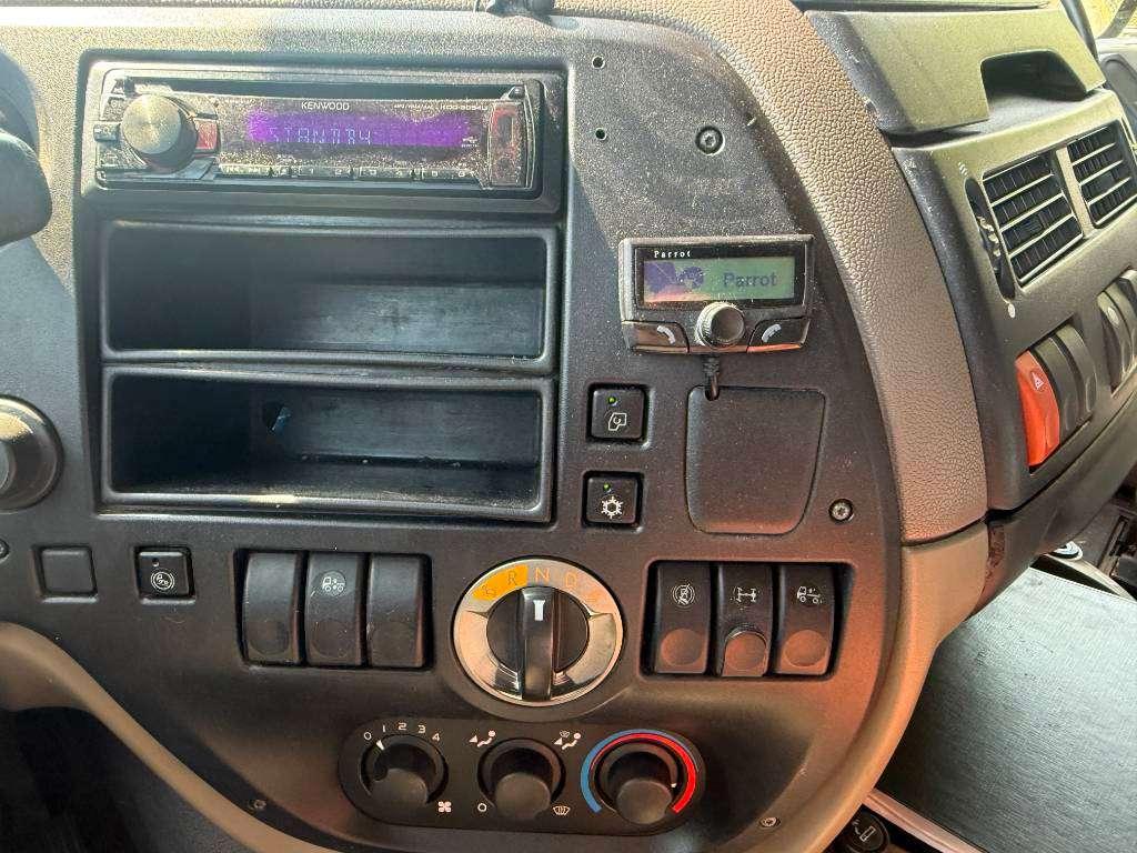 Daf XF105.410 - Dutch Truck / Automatic Gearbox Photo 14