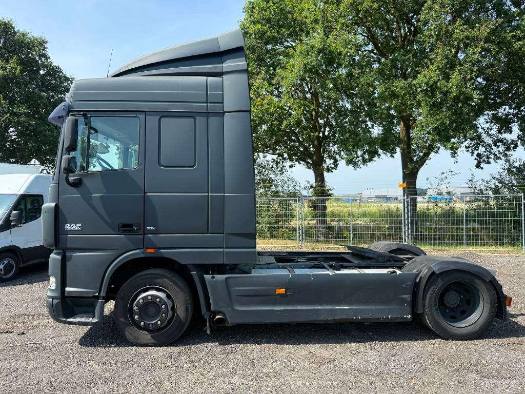 Daf XF105.410 - Dutch Truck / Automatic Gearbox Photo 2