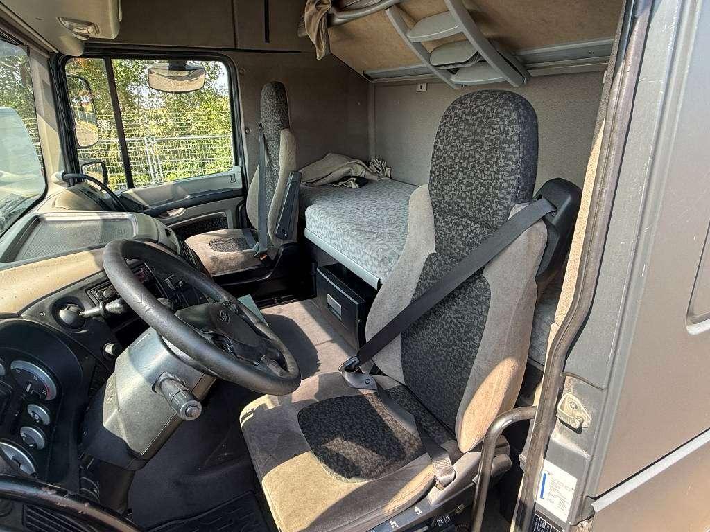 Daf XF105.410 - Dutch Truck / Automatic Gearbox Photo 8