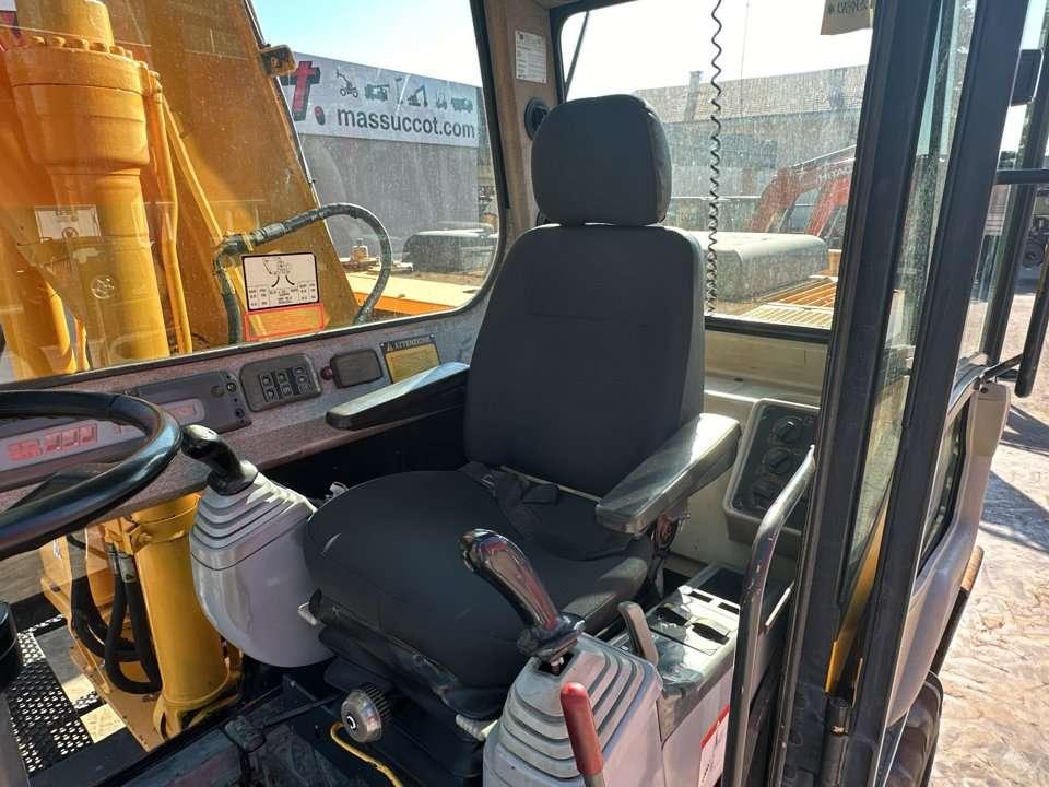 JCB JS130W 4x4 Photo 13