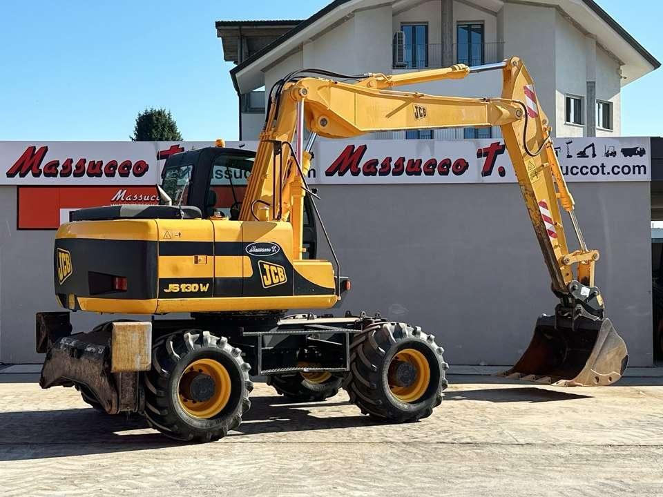 JCB JS130W 4x4 Photo 22