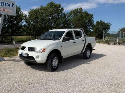 Mitsubishi L200 4X4 MANUALE en vente par Bridge Export Srl