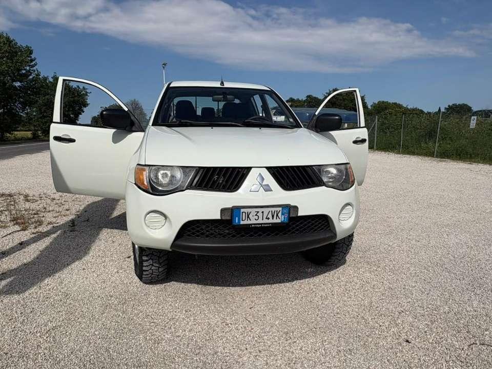 Mitsubishi L200 4X4 MANUALE Photo 6