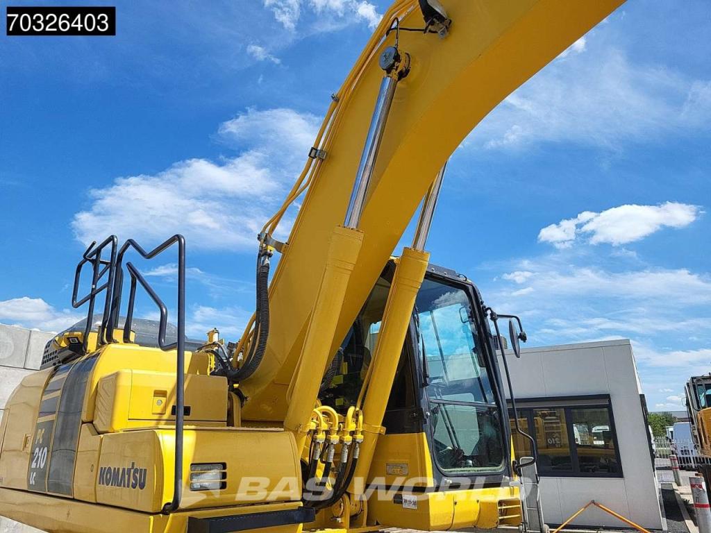 Komatsu PC210 LC-11 Photo 10