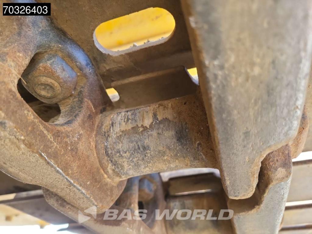 Komatsu PC210 LC-11 Photo 30
