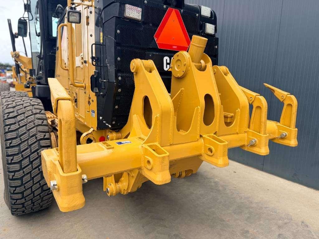 Caterpillar 140M3 Photo 16