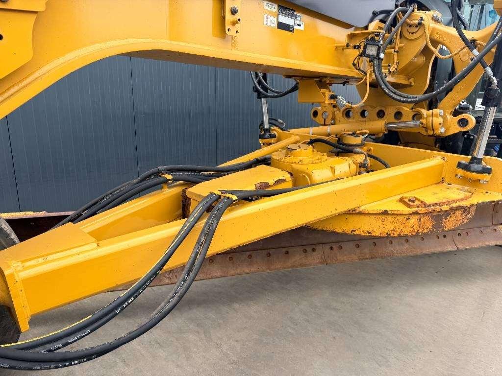 Caterpillar 140M3 Photo 6