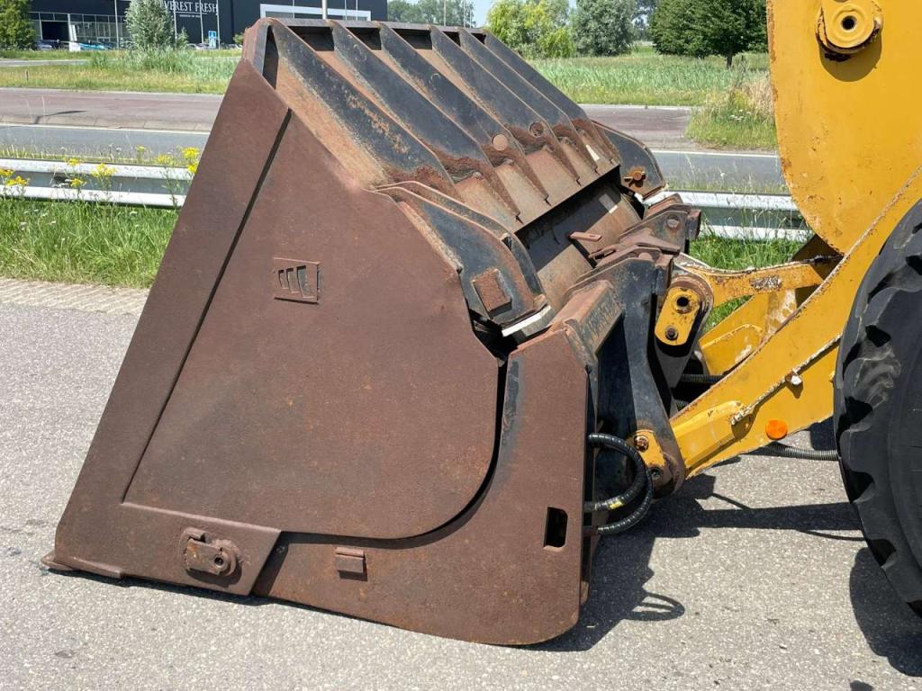 Caterpillar 930M Photo 10