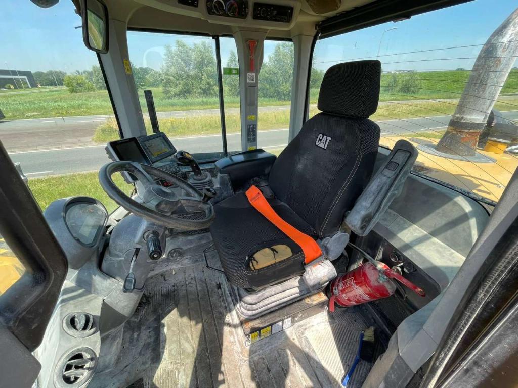 Caterpillar 930M Photo 16