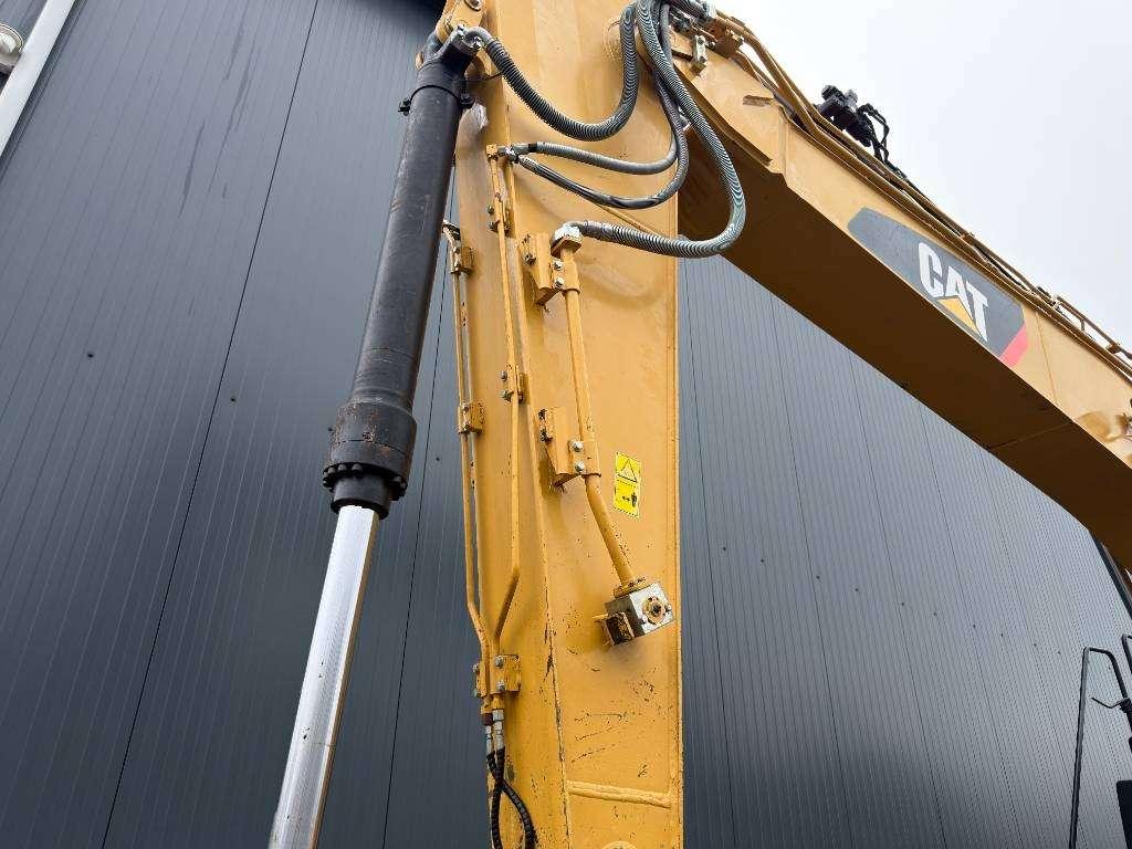 Caterpillar 320E L Photo 14