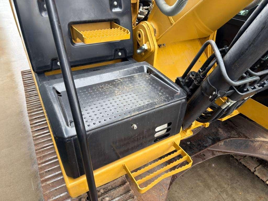 Caterpillar 320E L Photo 16