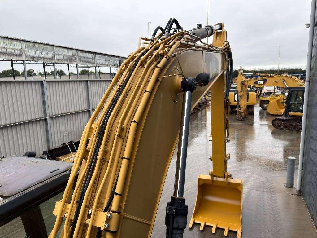 Caterpillar 320E L Photo 22