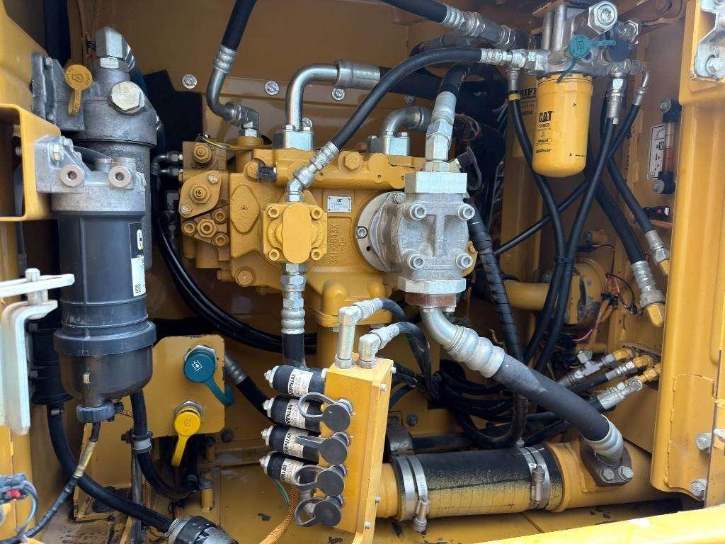 Caterpillar 320E L Photo 26