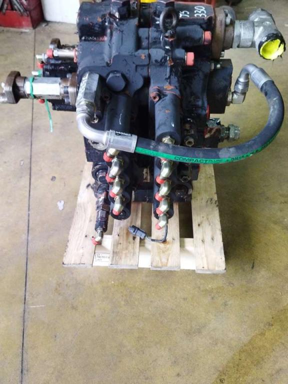 Distributeur hydraulique pour JCB Js 330 Photo 4