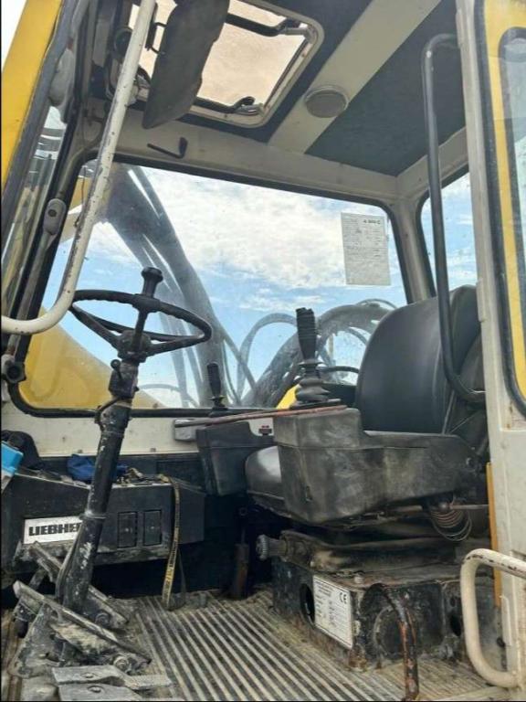 Liebherr A900C Photo 6