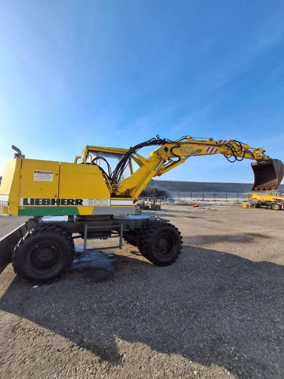 Liebherr A900C Photo 9