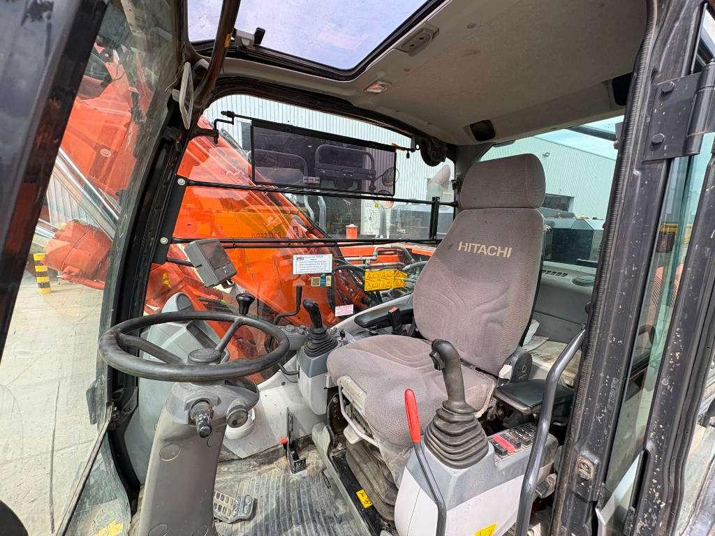 Hitachi ZX 140 W-6 (3 Pieces available) Photo 8