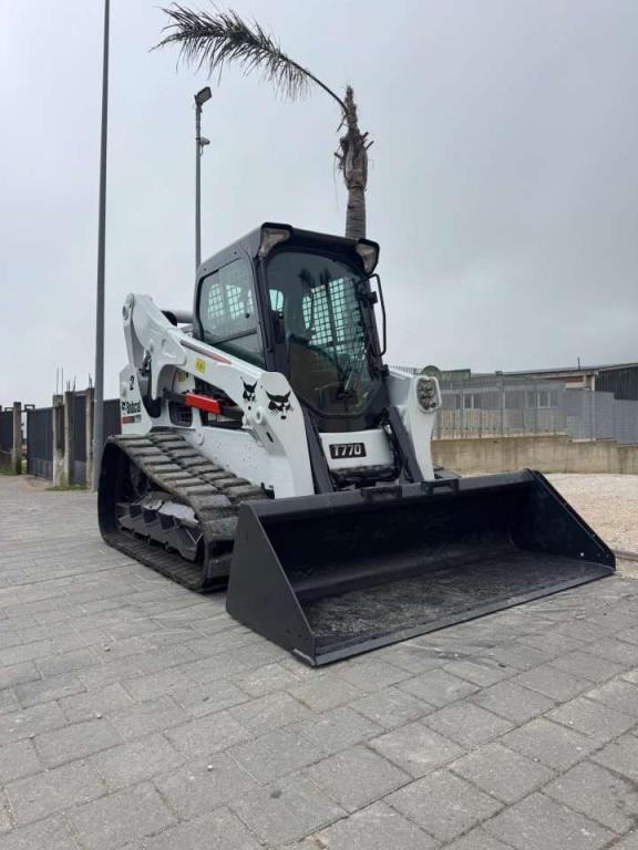 Bobcat T770 Photo 2