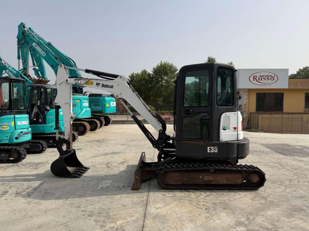 Bobcat E35 Photo 1