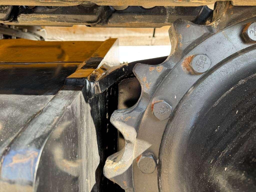 Caterpillar 323D3 - 16 Meter Long Reach / New / Unused Photo 14