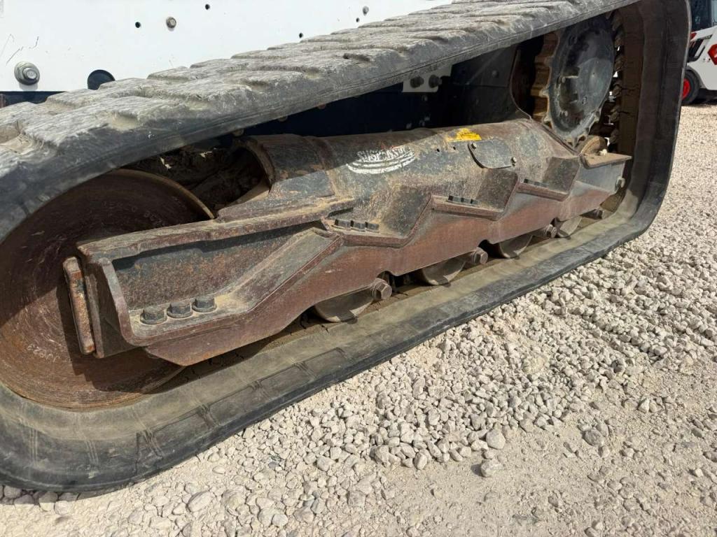 Bobcat T770 Photo 12