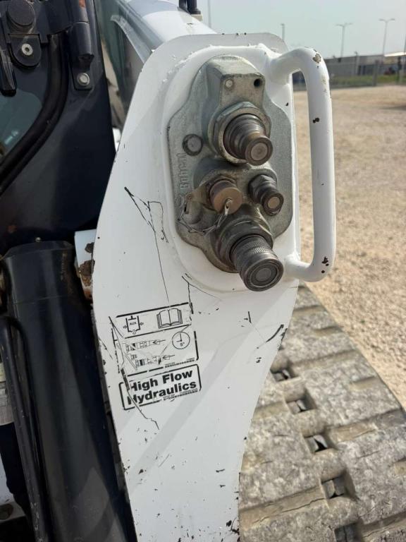 Bobcat T770 Photo 13