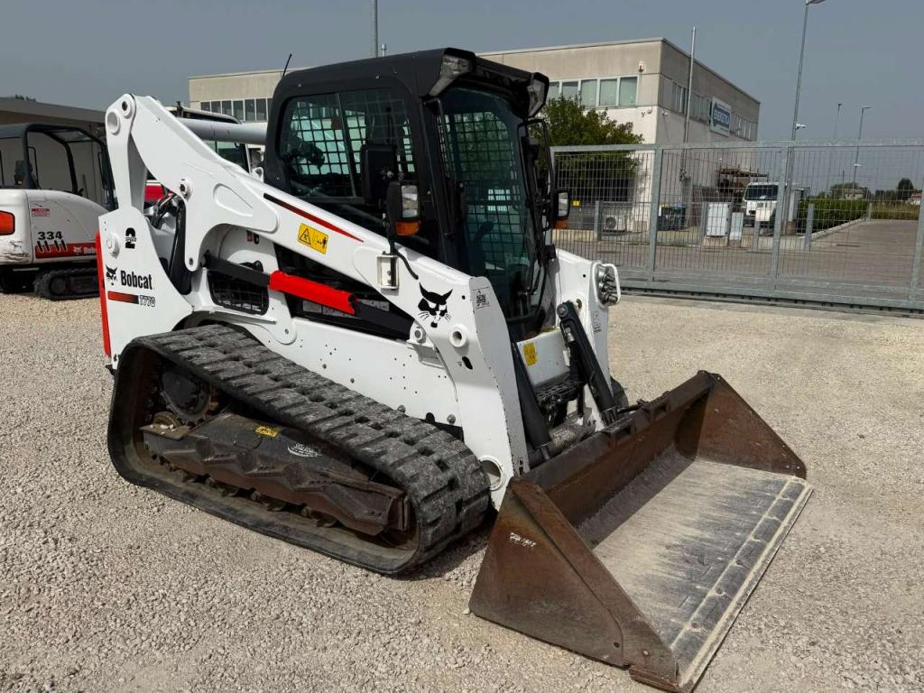 Bobcat T770 Photo 2