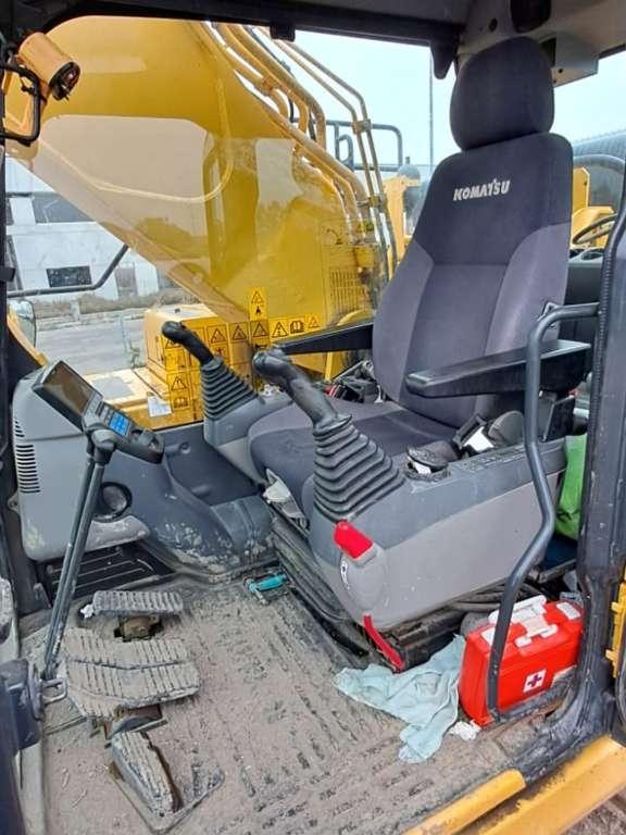 Komatsu PC490LC-11 Photo 15