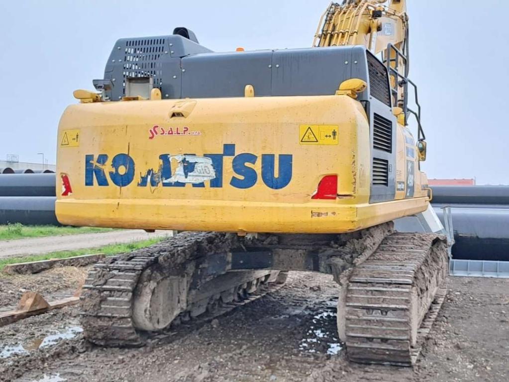 Komatsu PC490LC-11 Photo 5