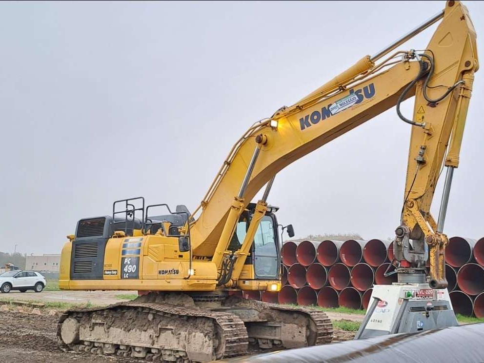 Komatsu PC490LC-11 Photo 8