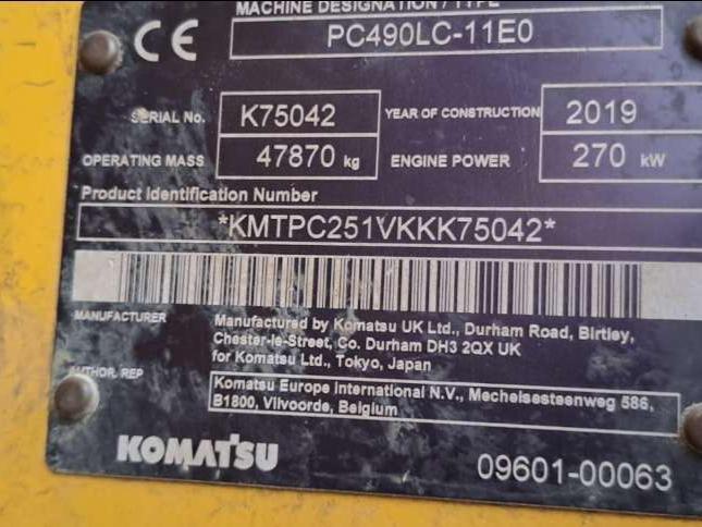 Komatsu PC490LC-11 Photo 9