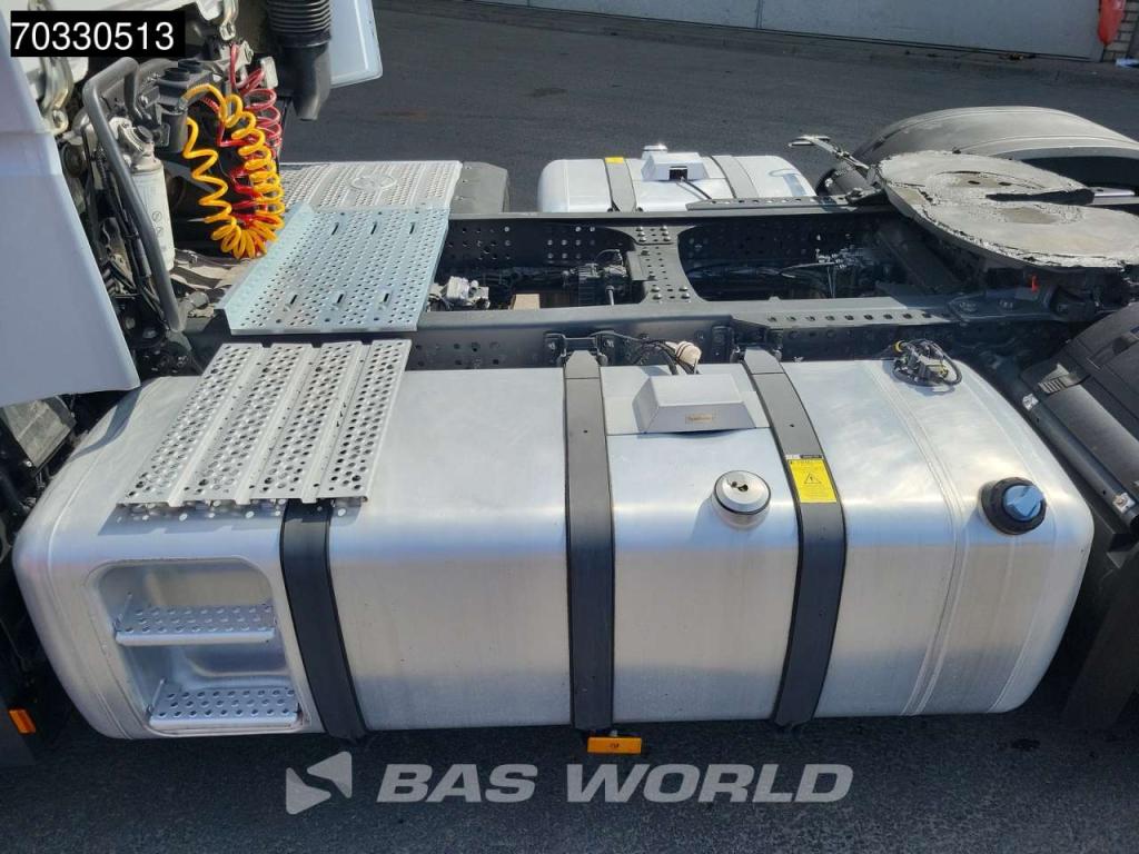 Mercedes-Benz Actros 1851 4X2 BigSpace 2x Tanks M.O.T. Photo 13