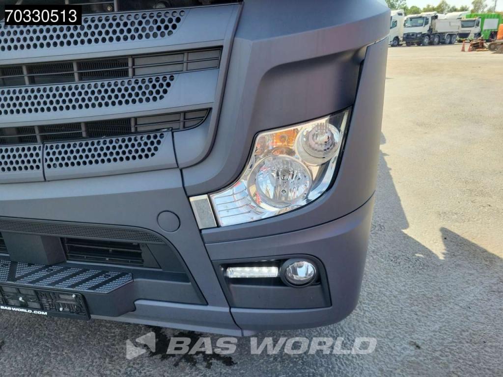 Mercedes-Benz Actros 1851 4X2 BigSpace 2x Tanks M.O.T. Photo 7