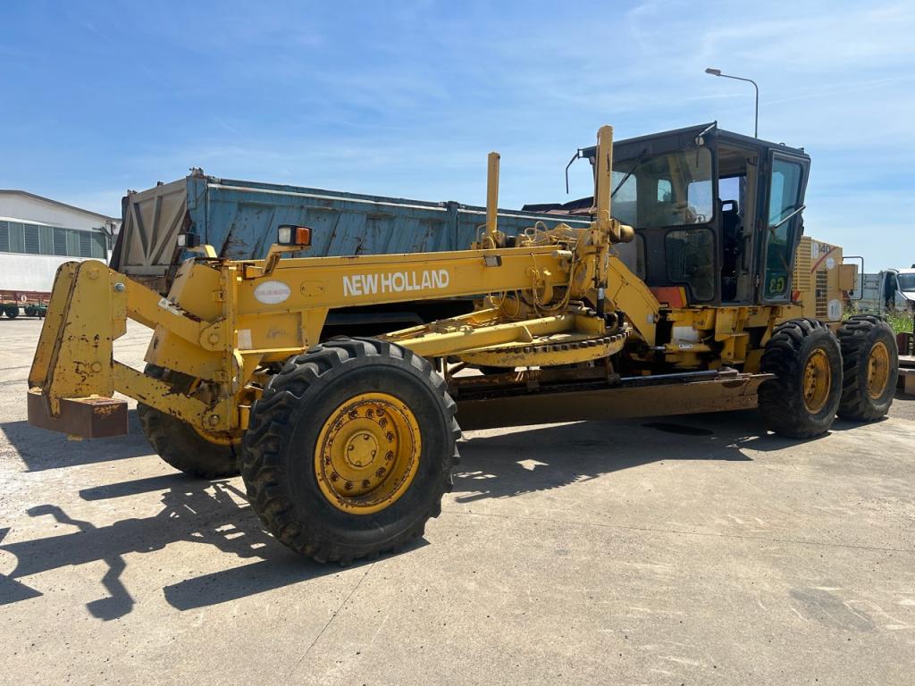 New Holland RG 140 Photo 1