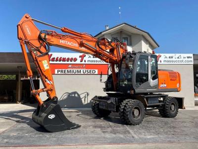 Hitachi ZX210W-3 en vente par Massucco T. Srl
