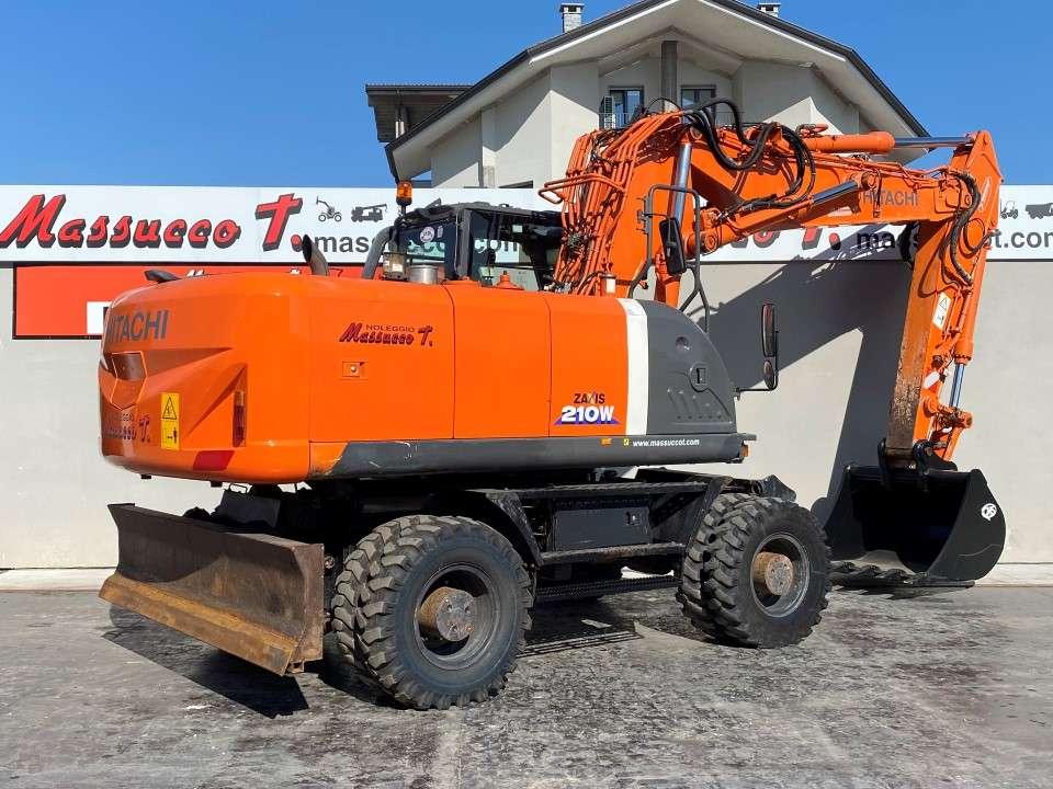 Hitachi ZX210W-3 Photo 13