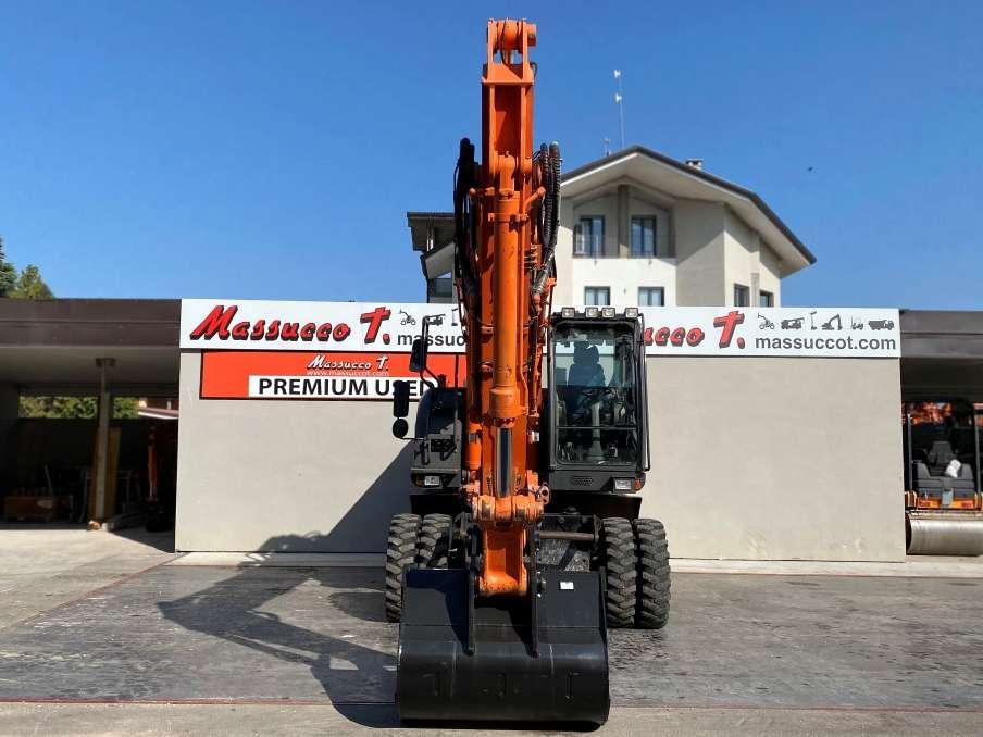 Hitachi ZX210W-3 Photo 15