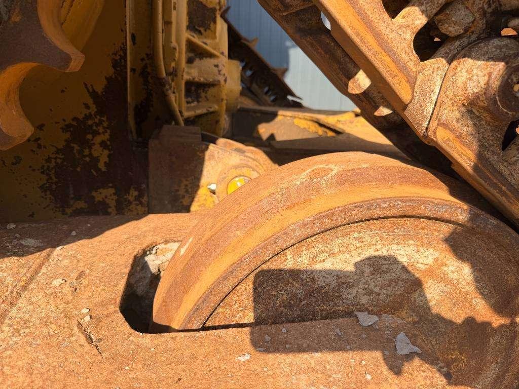 Caterpillar D6T XL Photo 16