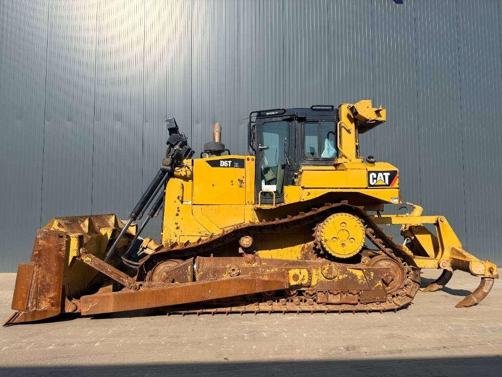 Caterpillar D6T XL Photo 2