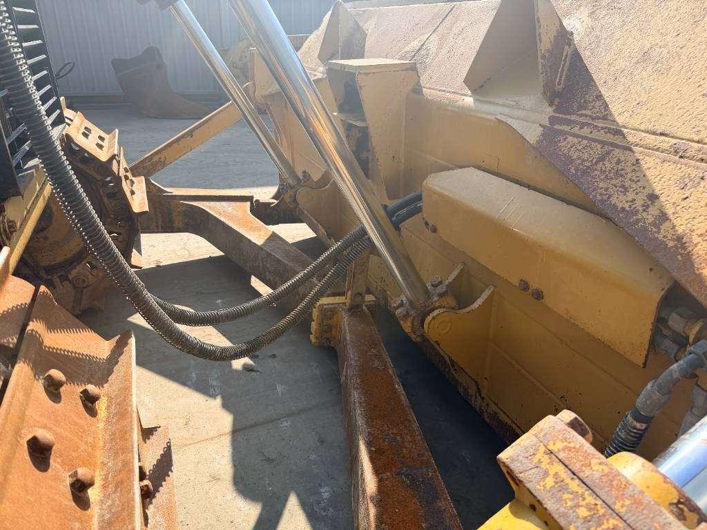 Caterpillar D6T XL Photo 27