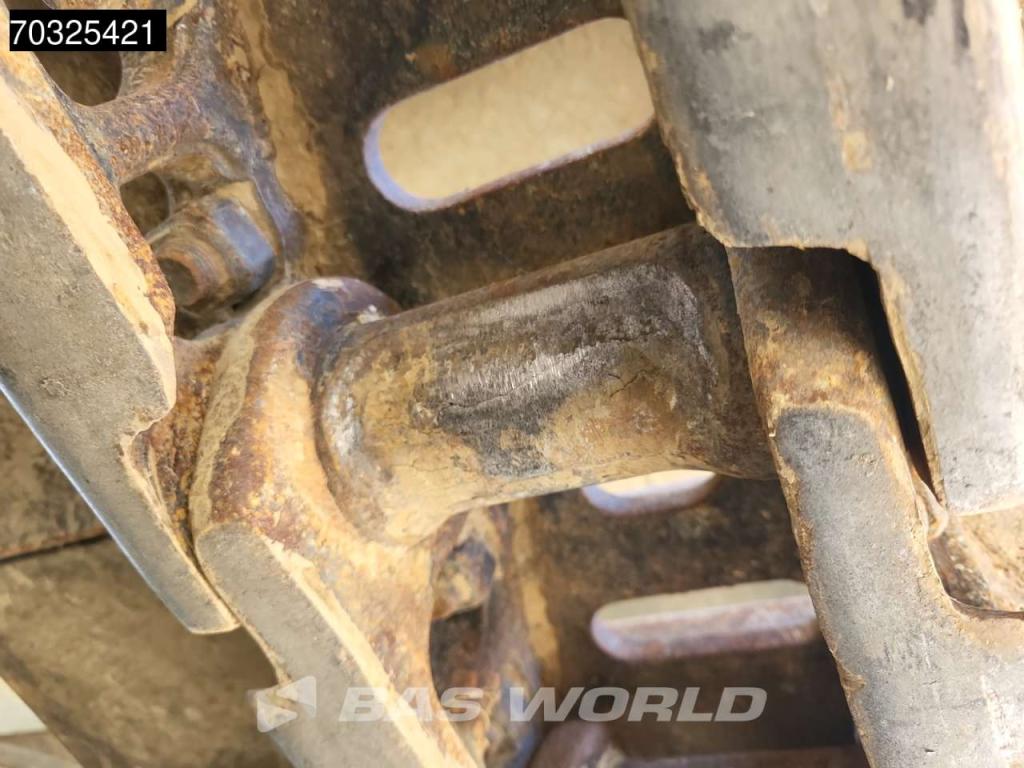 Liebherr R934 NLC Photo 28